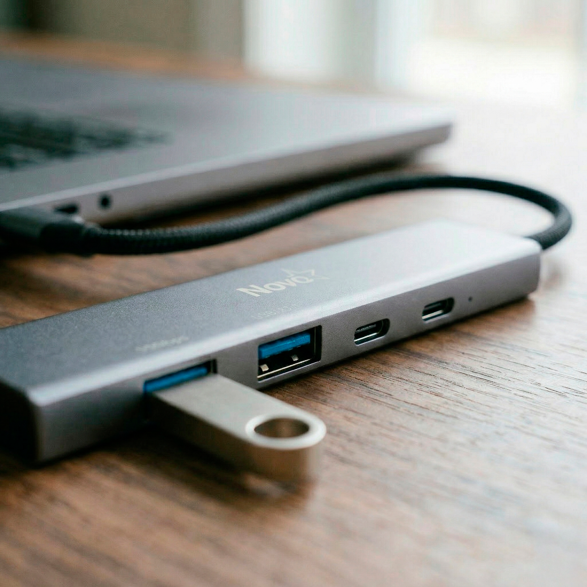 HUB USB-C 4 PUERTOS USB 3.2 GEN 2 (2× USB-A + 2× USB-C)