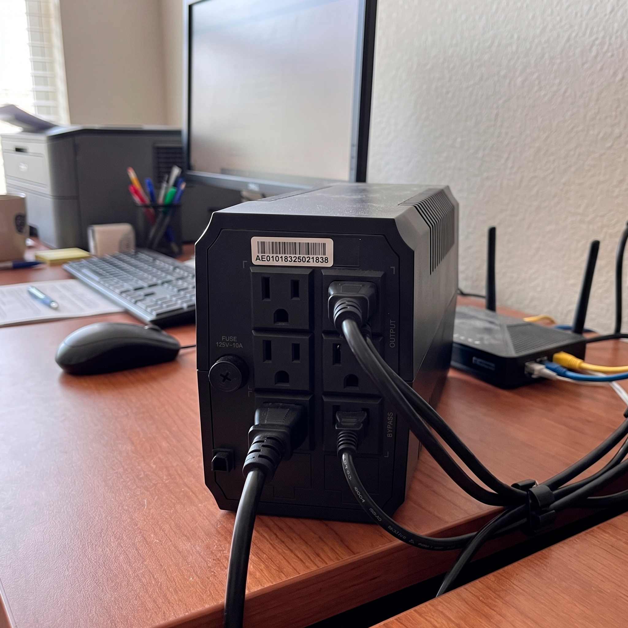 UPS 600VA